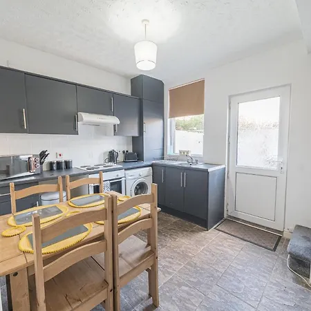 מלון Wheretostay Entire 2bed House *